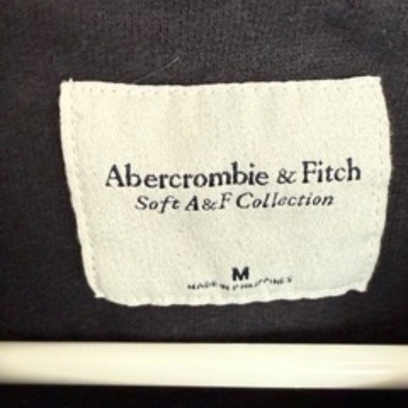 Abercrombie Soft A&F Collection Beetles Sweatshirt - Size M - Picture 2 of 3